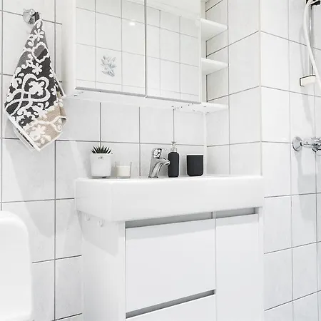 Cozy Close To Center & University Leilighet